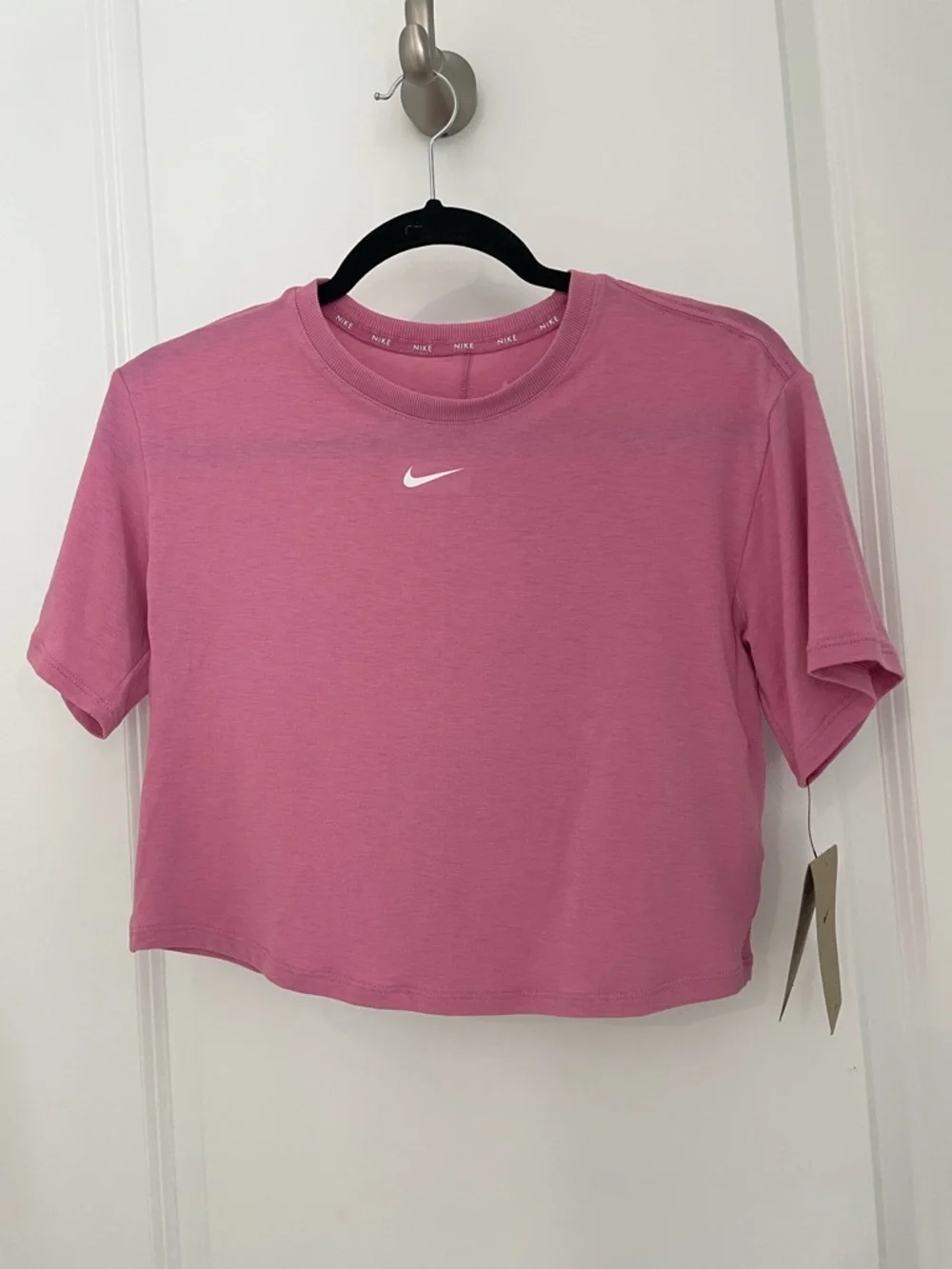 NEW Nike One Relaxed Girls Dri-FIT Short-Sleeve Top Pink NWT casual Gym.  15